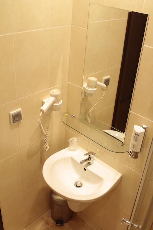 Hotel Zorza Namysłów Ruang foto