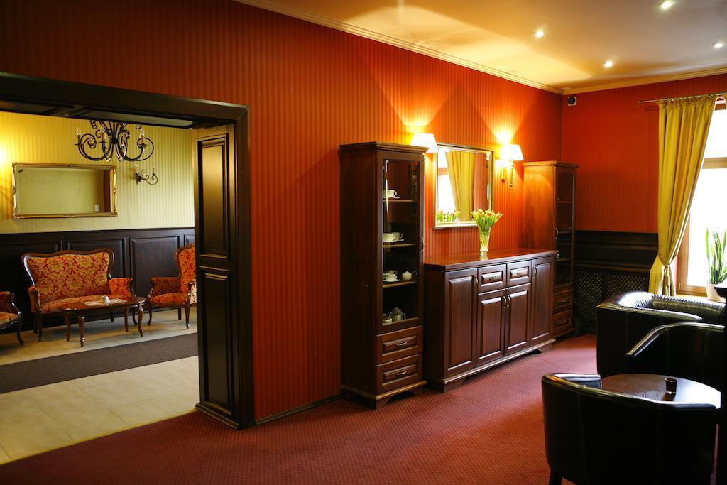 Hotel Zorza Namysłów Bagian luar foto