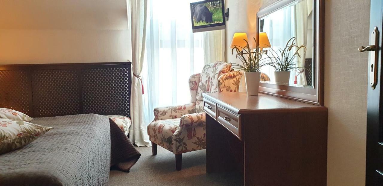 Hotel Zorza Namysłów Bagian luar foto